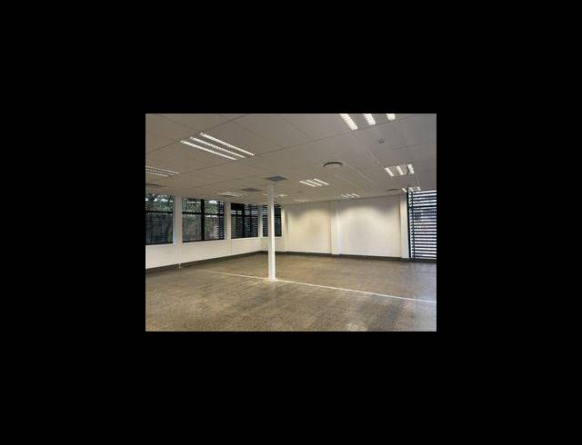 304M² OFFICE TO LET IN WESTVILLE